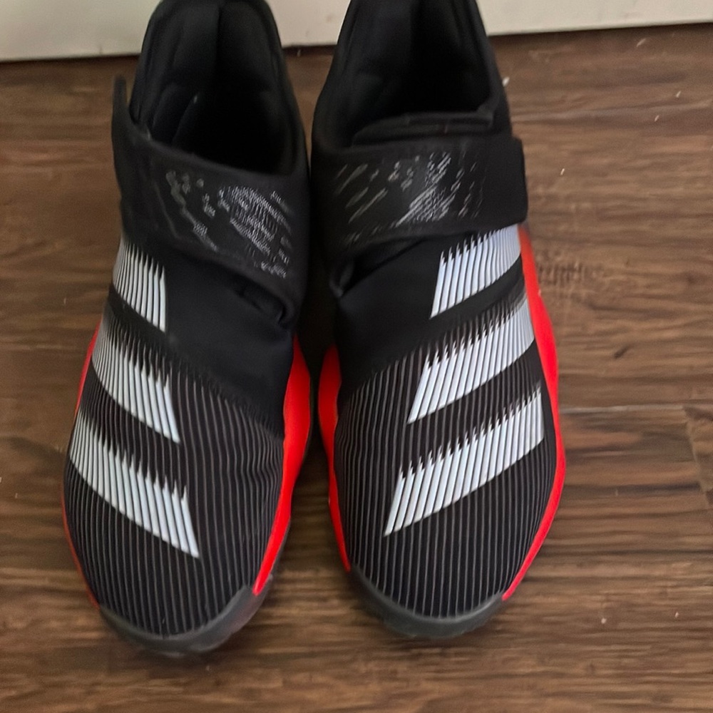 Boys tennis shoes